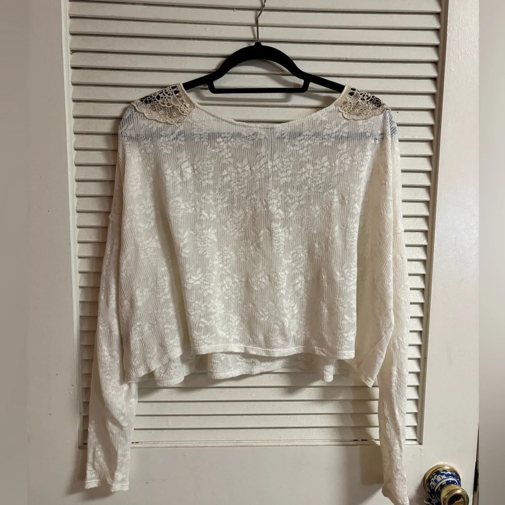 Free People Long Sleeve Cropped Crochet Shirt size M/L